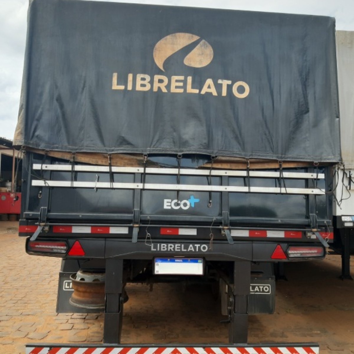 Foto do implemento GRANELEIRA 04 EIXOS 2022/2023