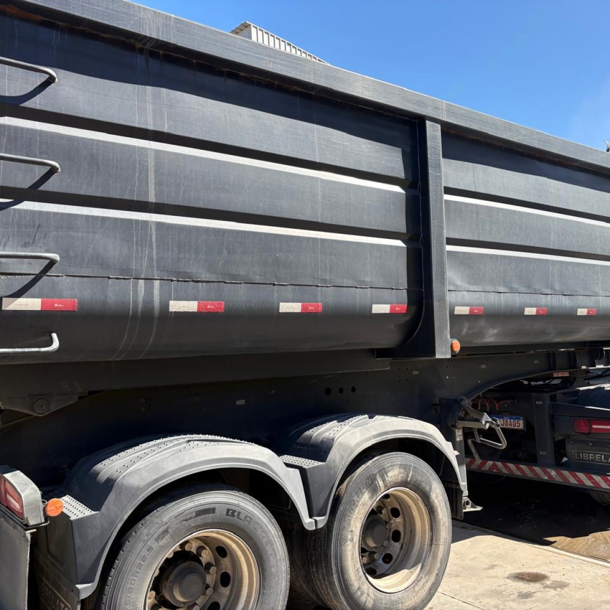 Foto do implemento BITREM BASCULANTE | 25mts³ + 25mts³ 2021/2021