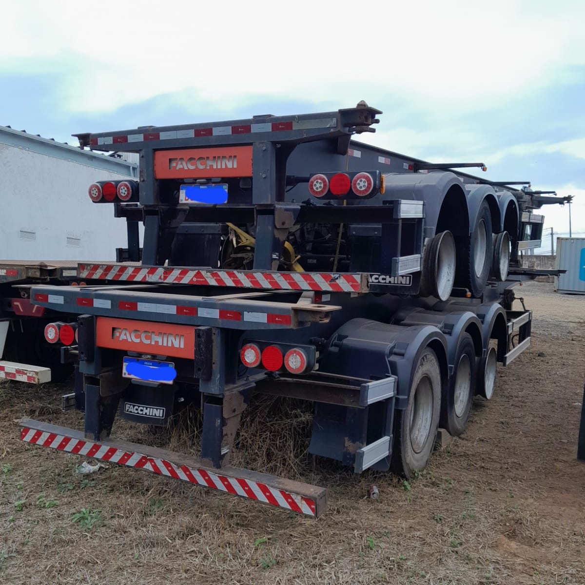Foto do implemento PORTA CONTAINER - 4 pinos 2017/2018