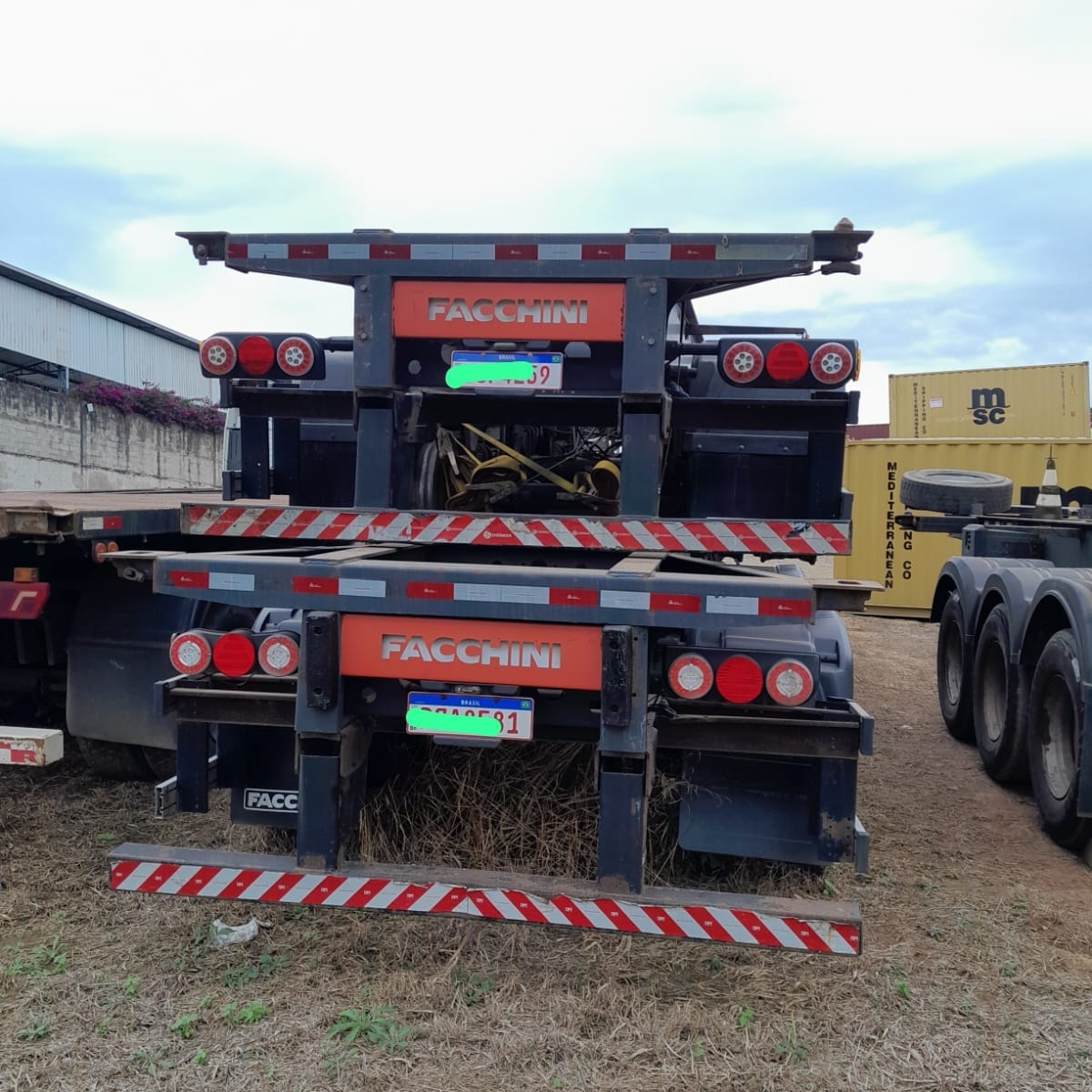 Foto do implemento PORTA CONTAINER - 4 pinos 2017/2018